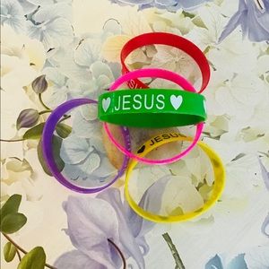 5pcs Spiritual Rubber bracelet woman men and children 🙏 get it before it’s gone
